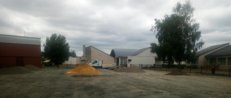 Rénovation de la cour et du plateau des Gués